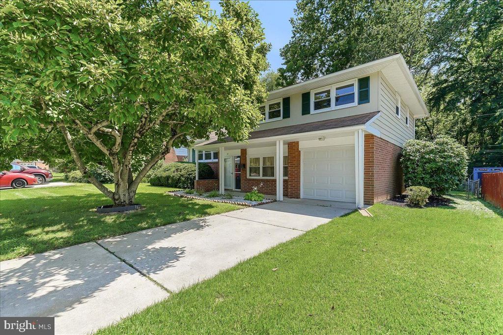 42 THORNHOLLOW RD, Newark, DE 19711
