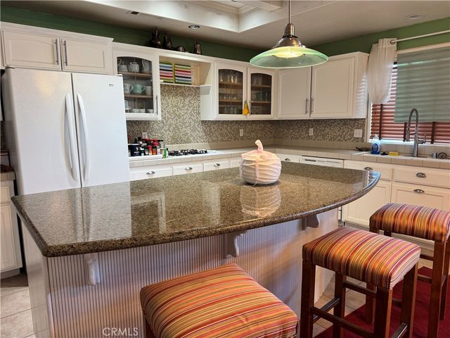 20284 Majestic Drive, Apple Valley, CA 92308