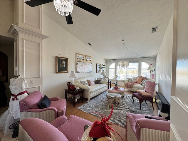20284 Majestic Drive, Apple Valley, CA 92308