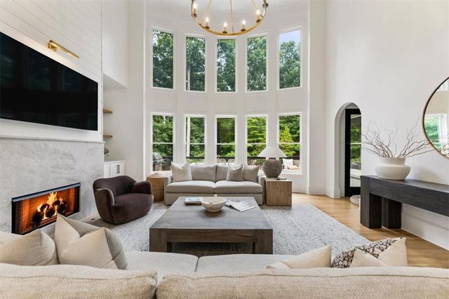 525 Tiverton Court, Alpharetta, GA 30009