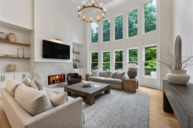 525 Tiverton Court, Alpharetta, GA 30009