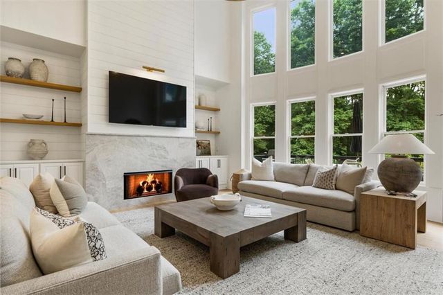 525 Tiverton Court, Alpharetta, GA 30009