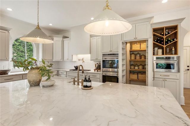 525 Tiverton Court, Alpharetta, GA 30009
