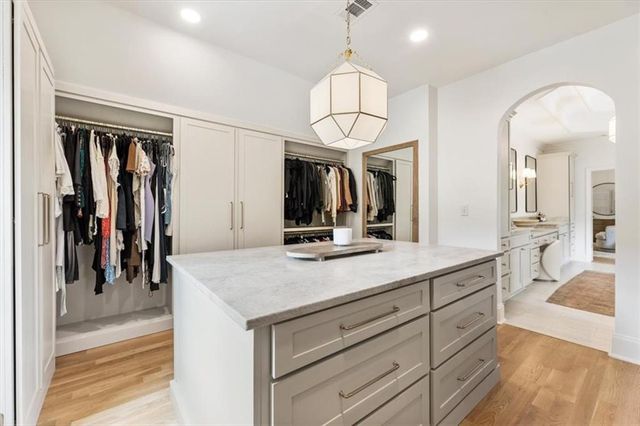 525 Tiverton Court, Alpharetta, GA 30009