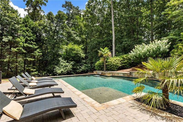 525 Tiverton Court, Alpharetta, GA 30009