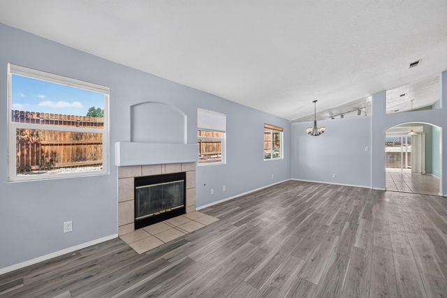 4427 Barrett Avenue NW, Albuquerque, NM 87114