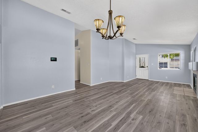 4427 Barrett Avenue NW, Albuquerque, NM 87114