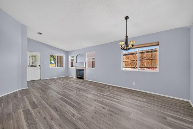 4427 Barrett Avenue NW, Albuquerque, NM 87114