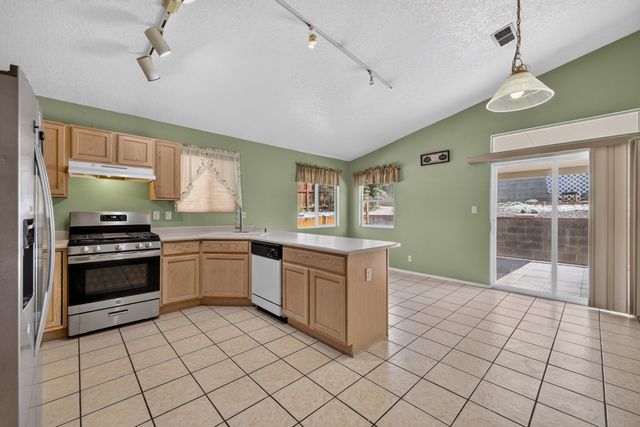 4427 Barrett Avenue NW, Albuquerque, NM 87114