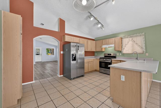 4427 Barrett Avenue NW, Albuquerque, NM 87114