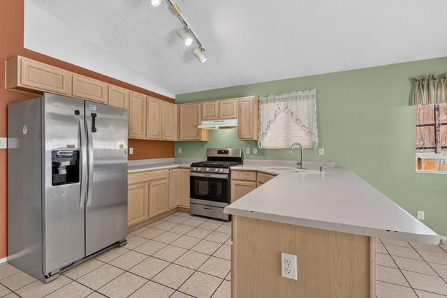 4427 Barrett Avenue NW, Albuquerque, NM 87114
