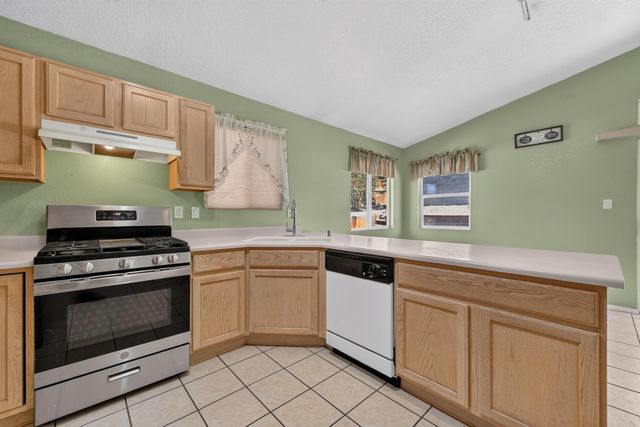 4427 Barrett Avenue NW, Albuquerque, NM 87114