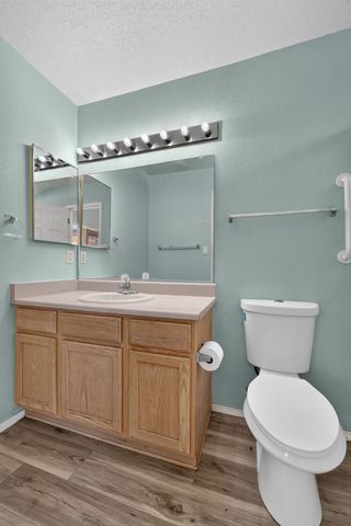 4427 Barrett Avenue NW, Albuquerque, NM 87114