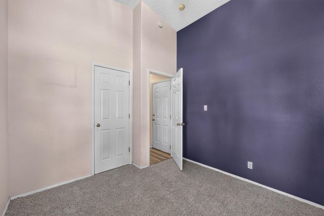 4427 Barrett Avenue NW, Albuquerque, NM 87114