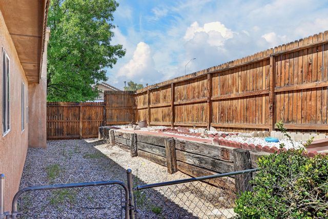 4427 Barrett Avenue NW, Albuquerque, NM 87114