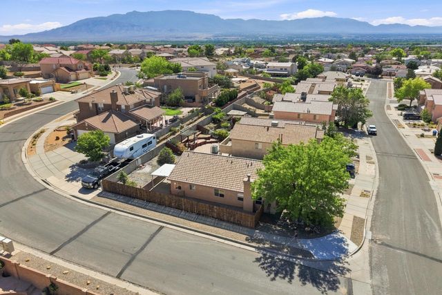 4427 Barrett Avenue NW, Albuquerque, NM 87114