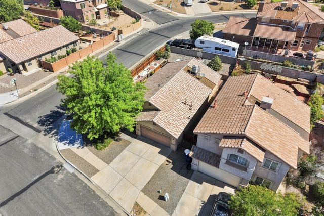 4427 Barrett Avenue NW, Albuquerque, NM 87114