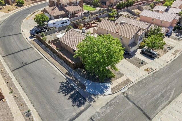 4427 Barrett Avenue NW, Albuquerque, NM 87114