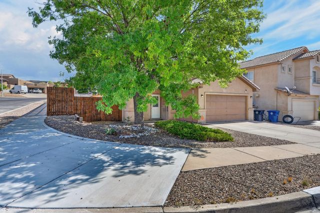 4427 Barrett Avenue NW, Albuquerque, NM 87114