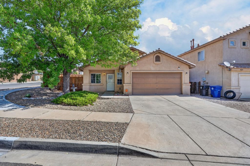 4427 Barrett Avenue NW, Albuquerque, NM 87114