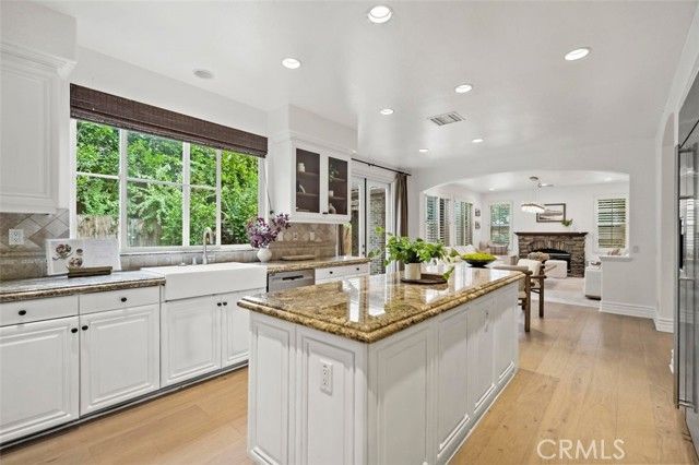 33 Modesto, Irvine, CA 92602