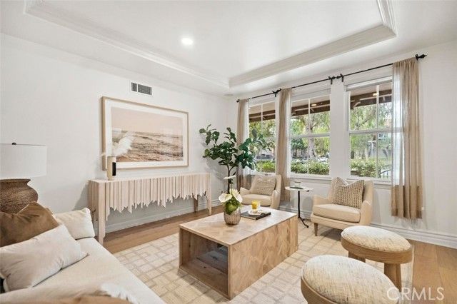 33 Modesto, Irvine, CA 92602