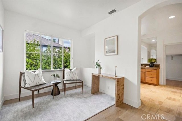 33 Modesto, Irvine, CA 92602