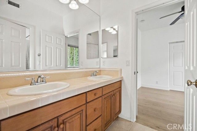 33 Modesto, Irvine, CA 92602