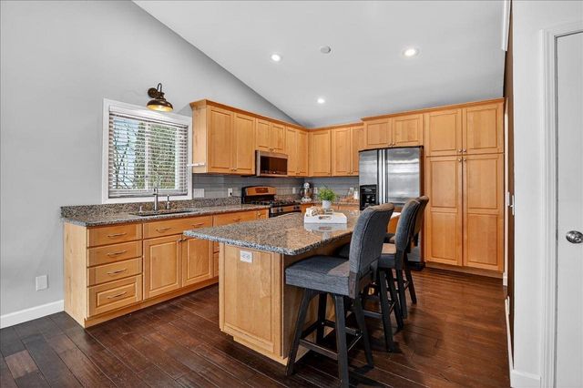 304 School Road, Cottage Grove, WI 53527