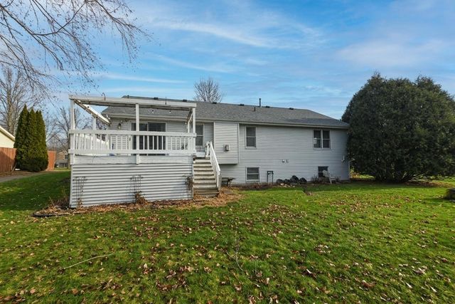 304 School Road, Cottage Grove, WI 53527