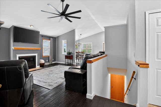 304 School Road, Cottage Grove, WI 53527