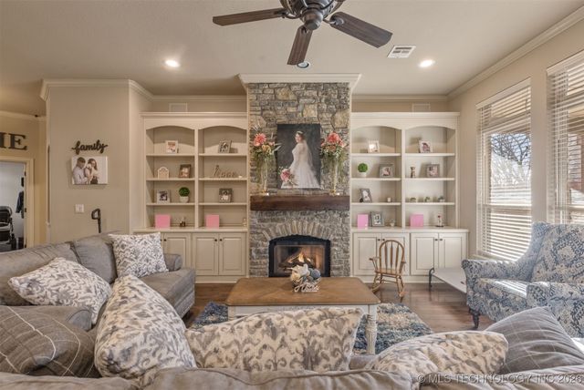 6950 E 127th Street S, Bixby, OK 74008