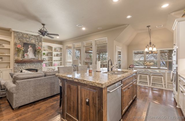 6950 E 127th Street S, Bixby, OK 74008