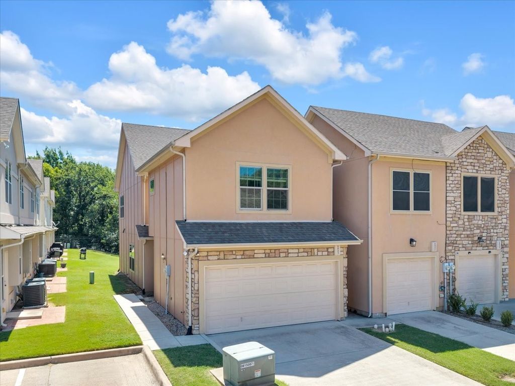 1523 Cozy Drive, Fort Worth, TX 76120
