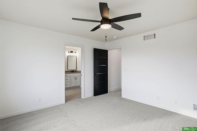 5427 N 213th Avenue, Elkhorn, NE 68022