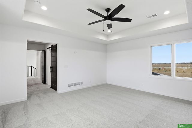 5427 N 213th Avenue, Elkhorn, NE 68022