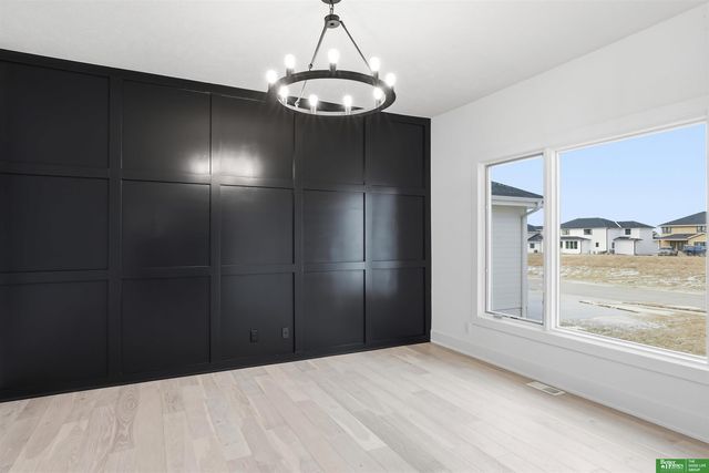 5427 N 213th Avenue, Elkhorn, NE 68022