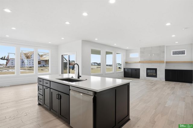 5427 N 213th Avenue, Elkhorn, NE 68022