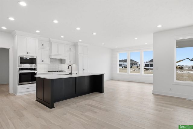 5427 N 213th Avenue, Elkhorn, NE 68022