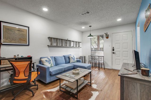 4701 Red River ST 102, Austin, TX 78751