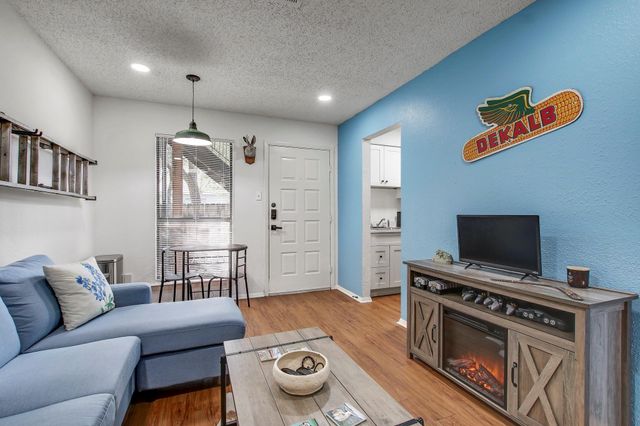 4701 Red River ST 102, Austin, TX 78751