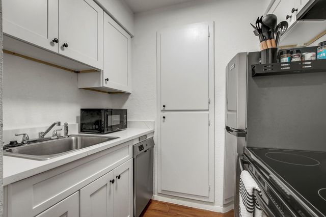 4701 Red River ST 102, Austin, TX 78751