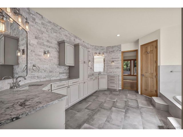 7152 S Perth St, Aurora, CO 80016