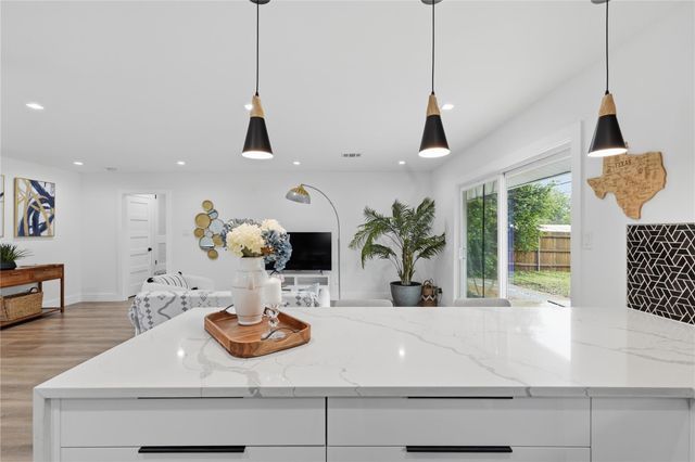 5604 Coventry LN, Austin, TX 78723