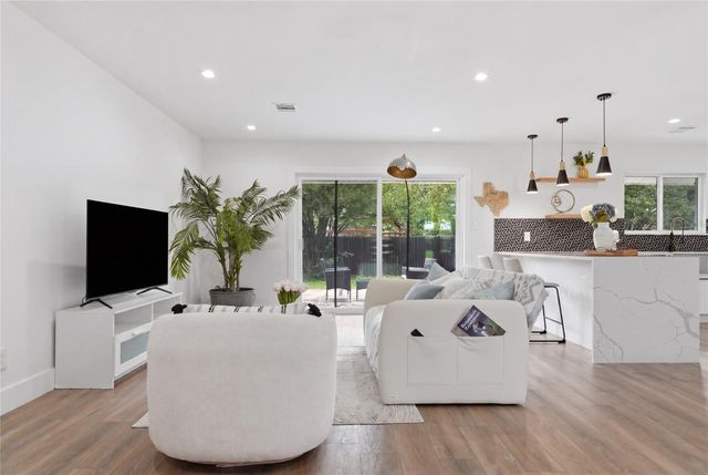 5604 Coventry LN, Austin, TX 78723