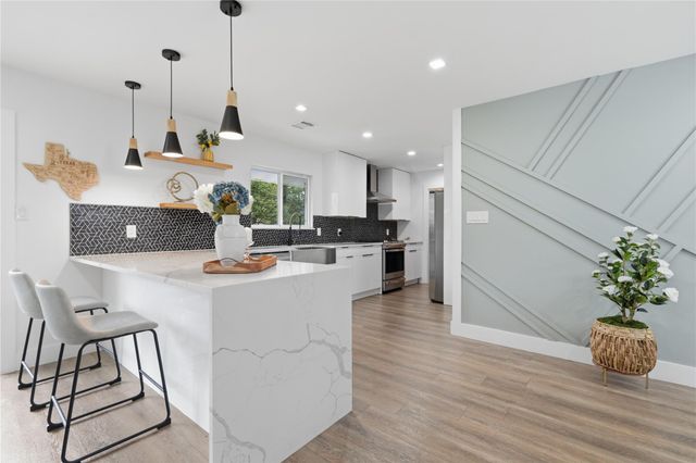 5604 Coventry LN, Austin, TX 78723