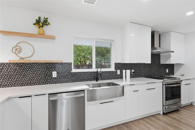 5604 Coventry LN, Austin, TX 78723