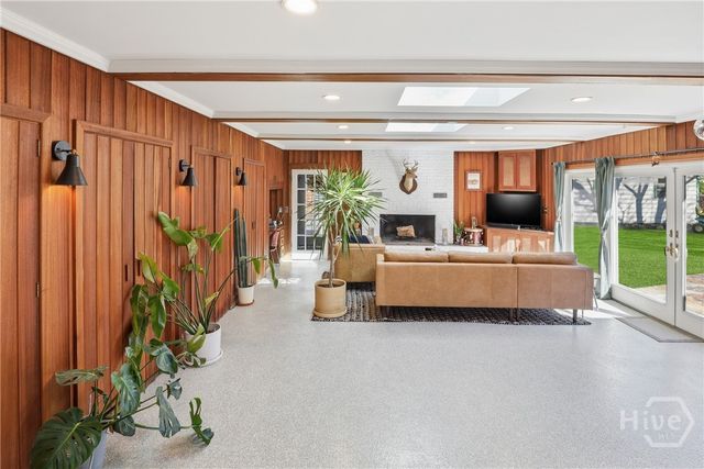 244 E 64th Street, Savannah, GA 31405