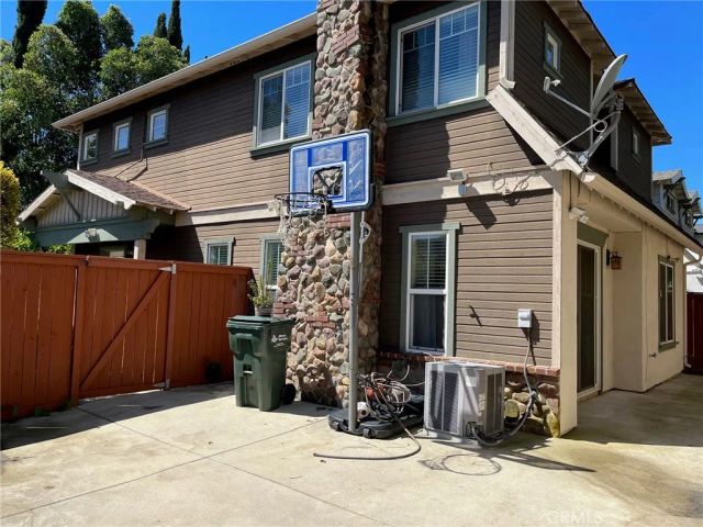 214 Violet Avenue F, Monrovia, CA 91016