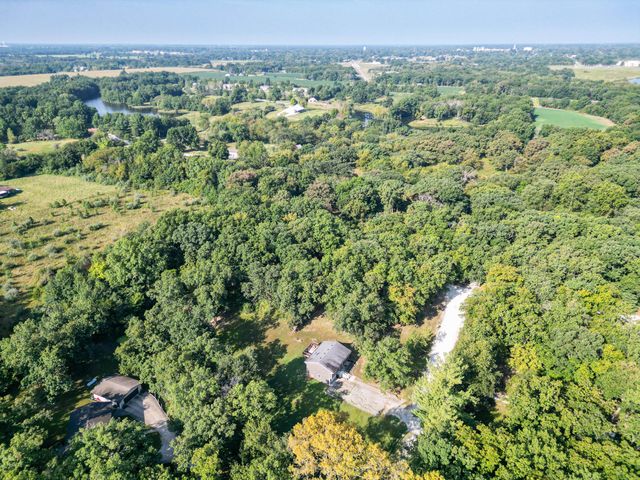 1318 COUNTY ROAD 2347, Moberly, MO 65270